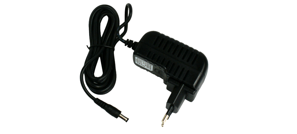 ALIMENTADOR 9V POLARIDAD INVERSA DC9V2A
